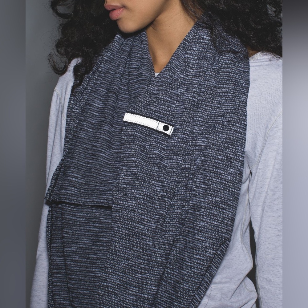 Lululemon | Vinyasa Scarf